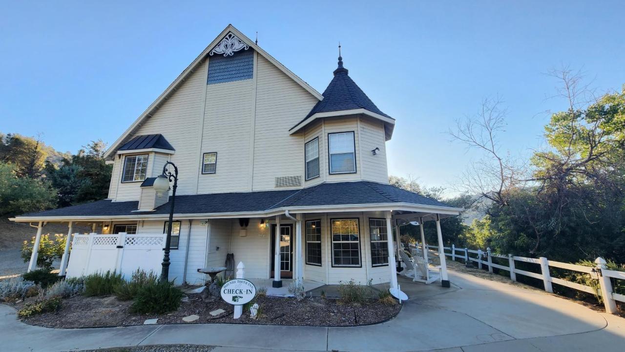 Hounds Tooth Inn Oakhurst Extérieur photo