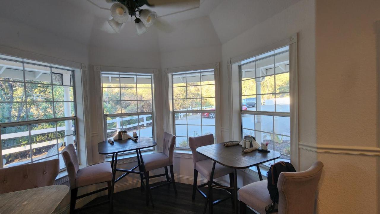 Hounds Tooth Inn Oakhurst Extérieur photo