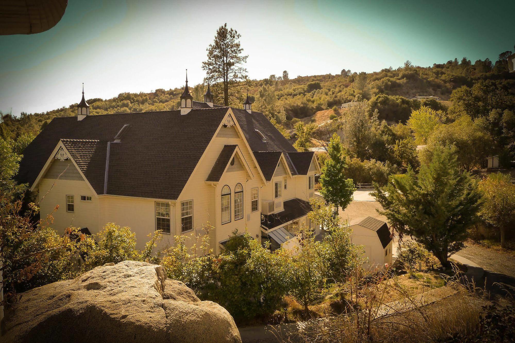 Hounds Tooth Inn Oakhurst Extérieur photo