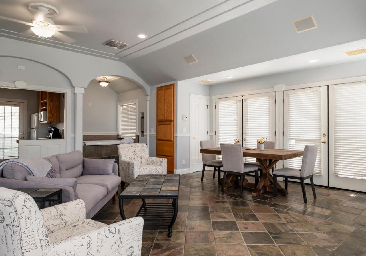 Hounds Tooth Inn Oakhurst Extérieur photo