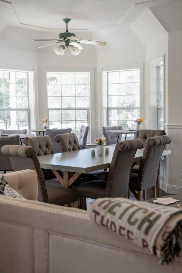Hounds Tooth Inn Oakhurst Extérieur photo