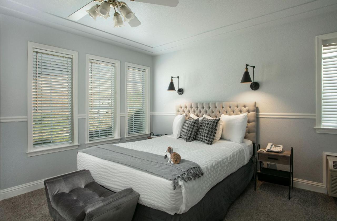Hounds Tooth Inn Oakhurst Extérieur photo