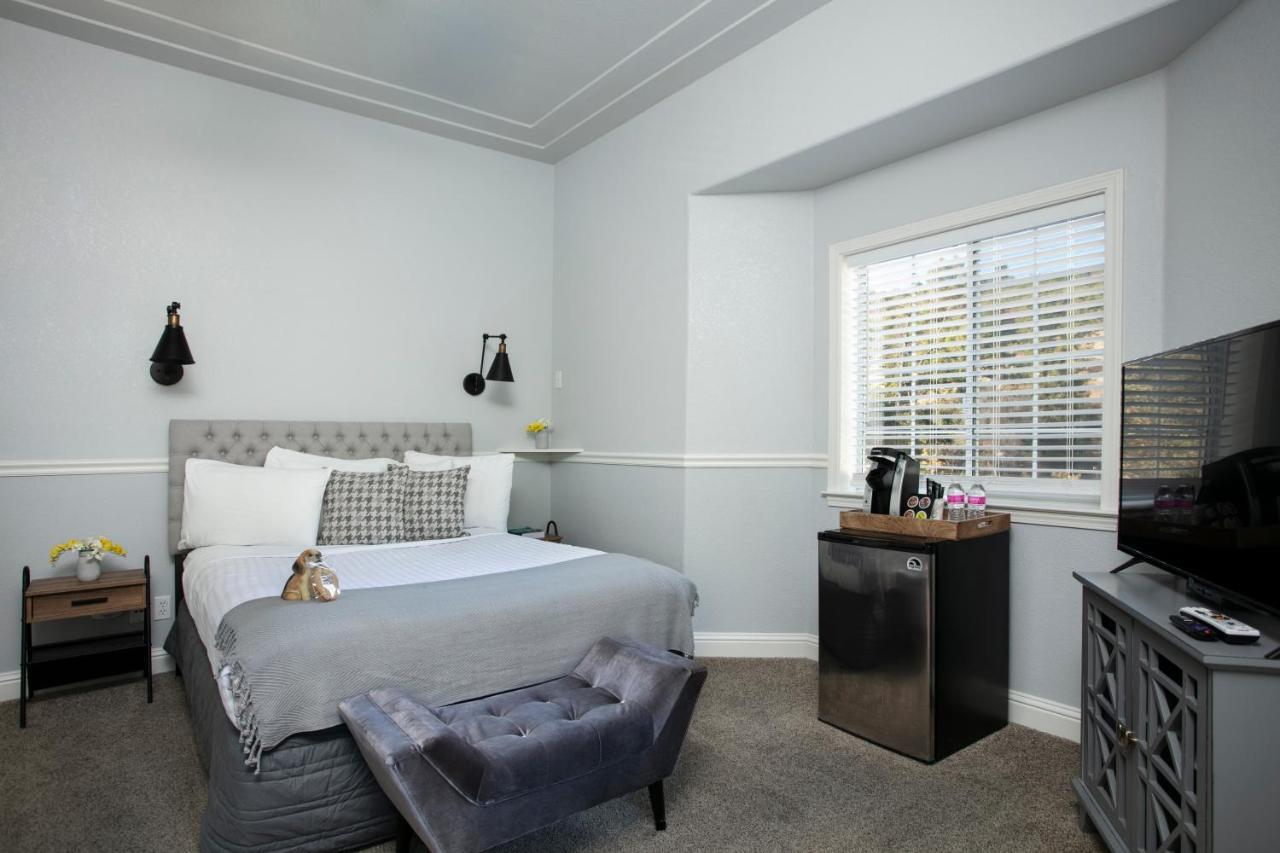 Hounds Tooth Inn Oakhurst Extérieur photo