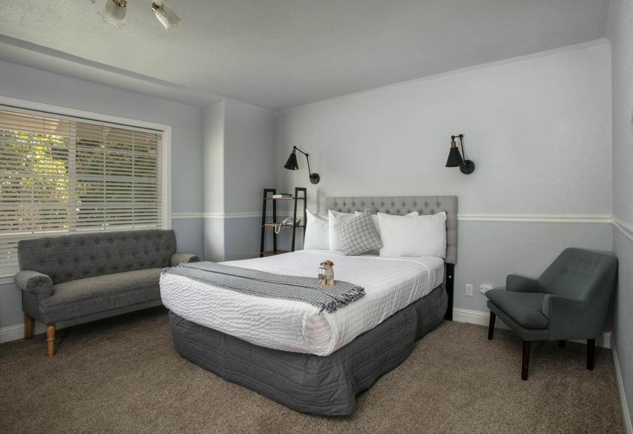 Hounds Tooth Inn Oakhurst Extérieur photo
